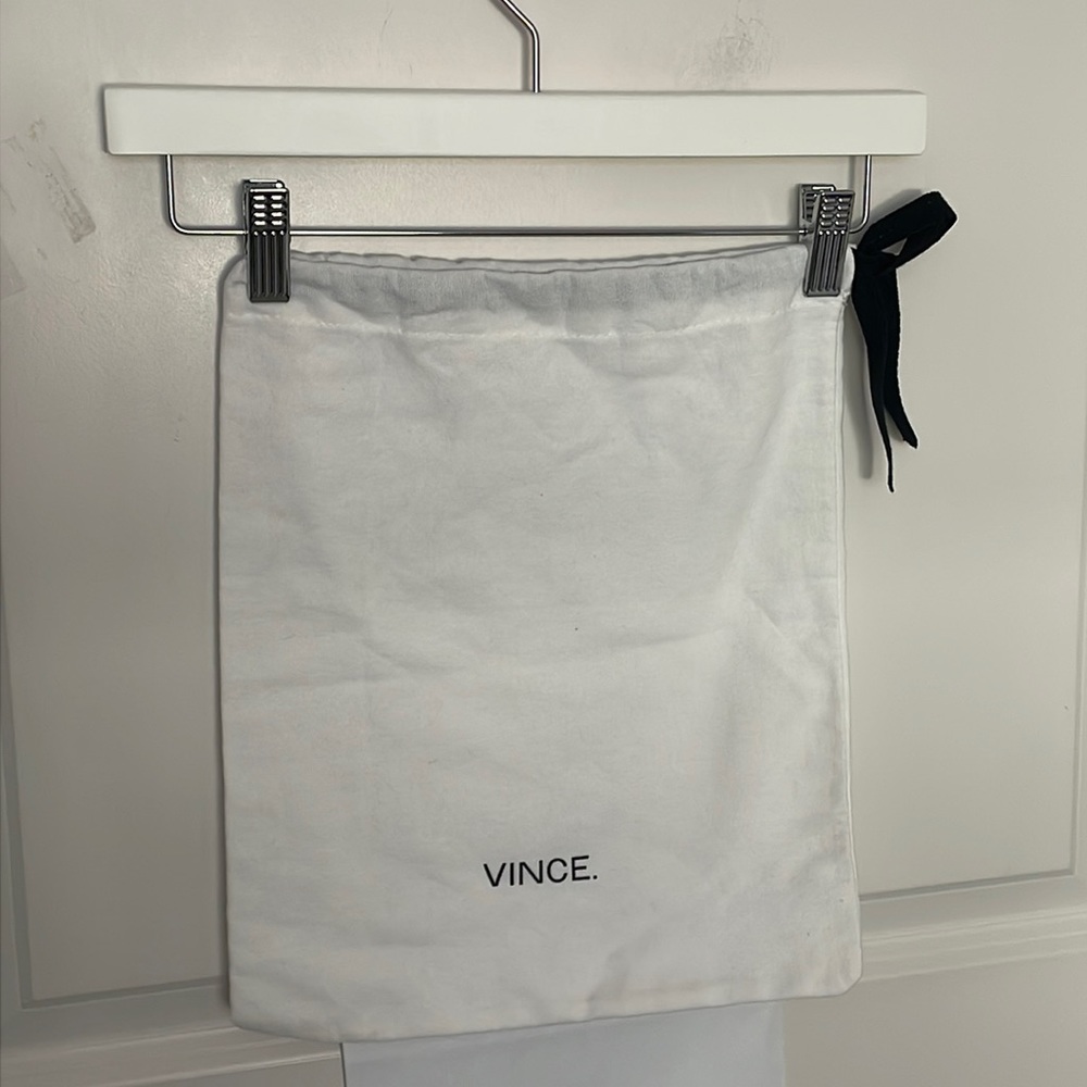 Vince Dust Bag 11x14”